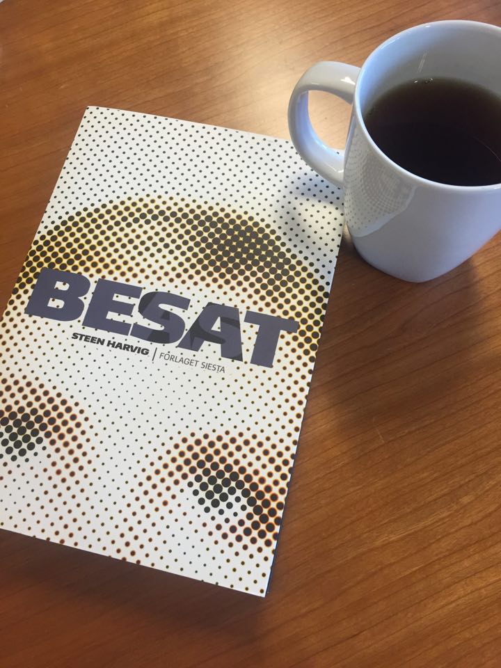 Det er ikke onsdag uden en lille siesta her på forlaget.. Hvad læser du lige for tiden? #Siesta #HumpDayMotivation