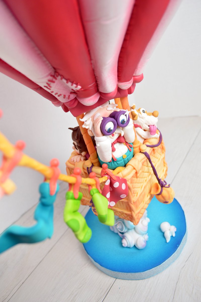 thecakeshows's tweet photo. CAKING NEWS! @CakeMasters showcasing their Hot Air Balloon Collection at #CakeInt this year! See it up close!! https://t.co/QYUe6jqWNM