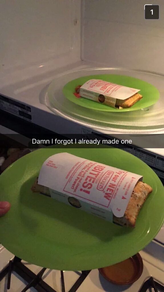 RForRelatable's tweet image. WHY DO I FIND THIS SO FUNNY 😂😂 😂