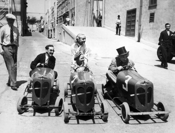 BrothersMWeb's tweet photo. Groucho Marx, Jackie Cooper, Carol Lombard and Harpo Marx. 1933 https://t.co/uZpz4GLqMZ