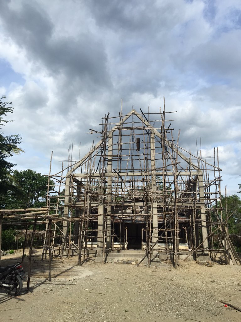 soepeduli's tweet photo. 31/01/16 yang lalu FSP berkesempatan mengunjungi gereja GMIT Talitakumi Sainoni. Begini rupa gereja tersebut: https://t.co/ugGijC3XQ3