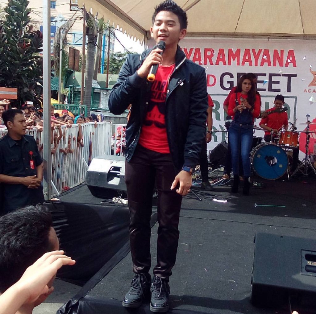 <a href="/DA2_Rizki/">Rizki 2{R} Real</a> Cepet nyanyi lagi di tipi ya Ki. Kami rindu K2RL KANGEN RIZKIRIDHO