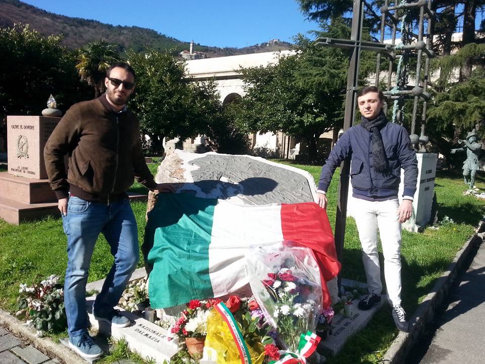 TommyGiaretti's tweet photo. Al cimitero di Staglieno abbiamo deposto fiori alla lapide dei martiri delle #foibe @AUGenova @francesco92m https://t.co/6H83ExSv6O