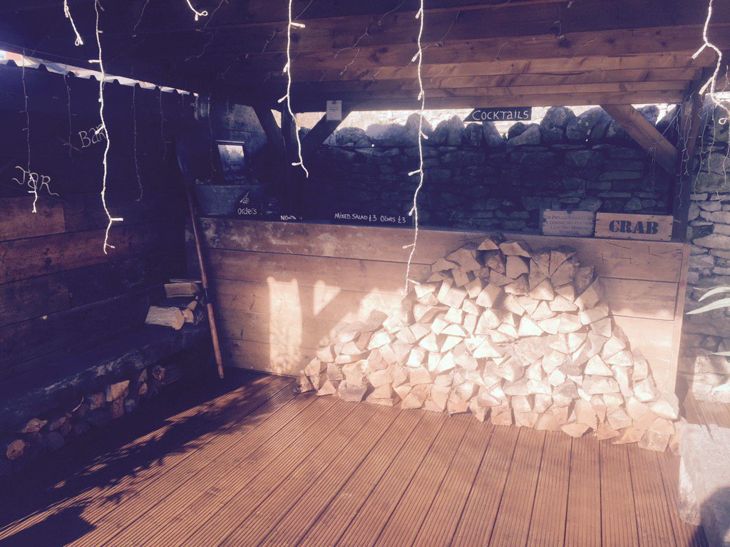 Portlandjamjar's tweet image. Picked a good day to spring clean our jam jar bar, planting our herbs next week for our wood fired pizzas #Portland