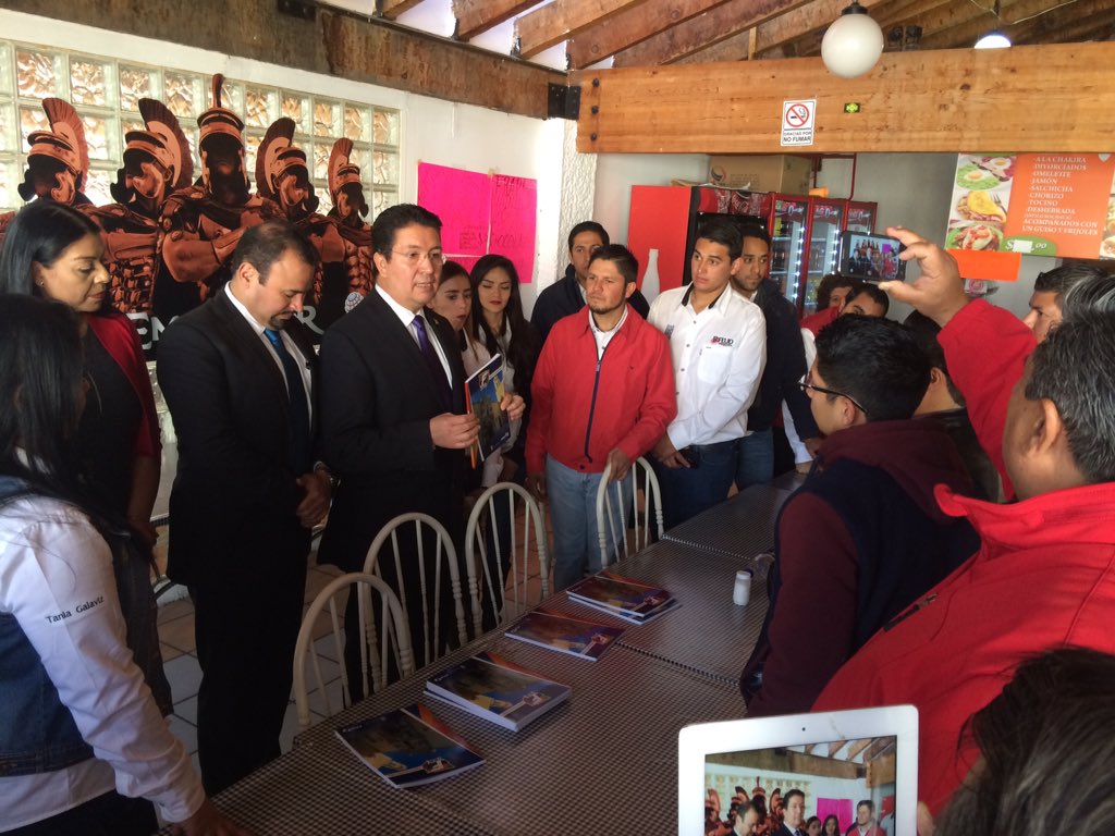 FEUD14_17's tweet photo. Contamos con la presencia de nuestro @Rectordgo en nuestro recorrido por las escuelas @rodolfo_alonsov https://t.co/Ay3CIo4BWh