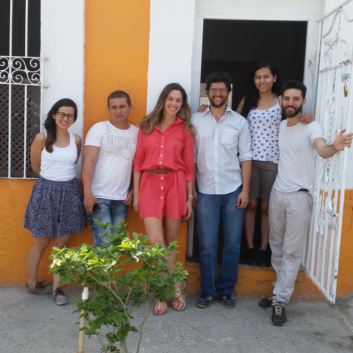 Carlos Vives tweet media