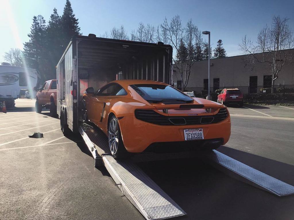 ClubSportiva's tweet photo. Loading up a special delivery. #McLaren #Rental #VIPDelivery https://t.co/oL3tXZ4LKu https://t.co/NLwDYcXhzl