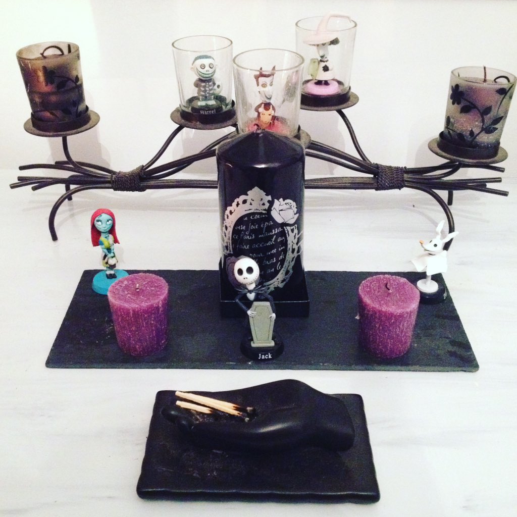 Mirage_D3sign's tweet photo. Mon Sanctuaire 😍
#timburton #timburtonfan #canddle #black #white #purple #figurine #decoration #jacksqueleton https://t.co/TJGsKN0WI0
