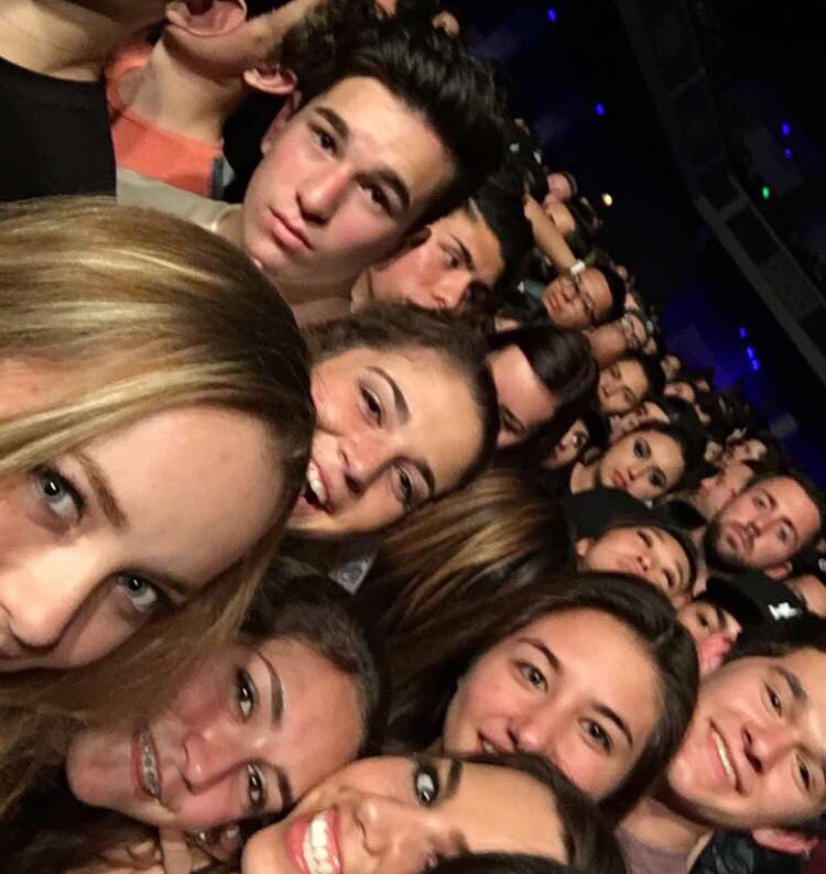 ZachTRobbins's tweet image. love making new friends at concerts 😍😏✊🏼 @StephenNotBueno
