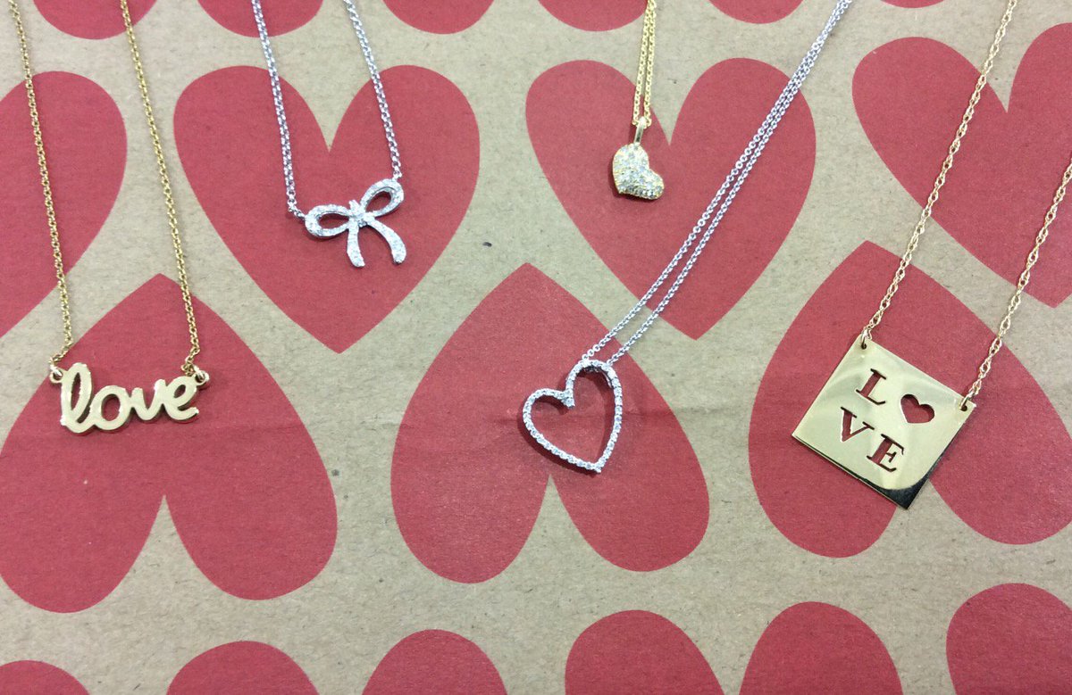 OFF5THMilwaukee's tweet photo. 4 days left until Valentines Day! 40-70% OFF Fine Jewelry at Saks Off Fifth!!!! Share the love 💝 #love #gift #saks https://t.co/O3tsAirEuK