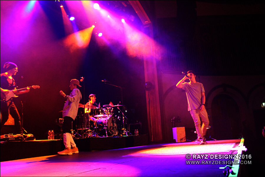JNJUpdates's tweet photo. #PHOTOS Jack and Jack performing last night in Seattle, Washington (via @RayzDesignz) https://t.co/H9gfcF0KgI https://t.co/Wxh3aSGNbz