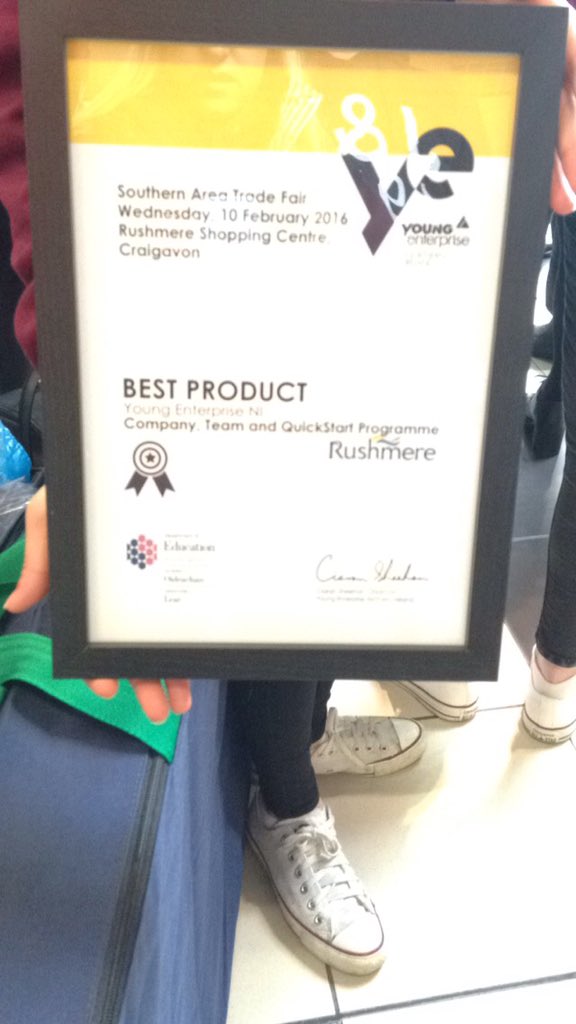 flavours_east's tweet photo. Wooohooooo ππ best product award #YEcomp16 #youngenterprise #spicekits #fote https://t.co/pLI2o778eB