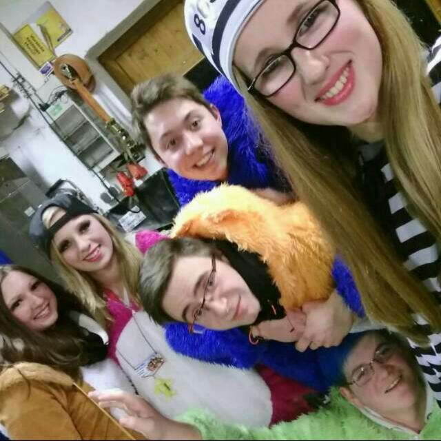 funkendretzer's tweet photo. So der wichtigste Umzug wäre dann auch überstanden #geilwars #fasching2016 #holza #aufgutefreunde #dauerdulla https://t.co/OsPY8fmc19