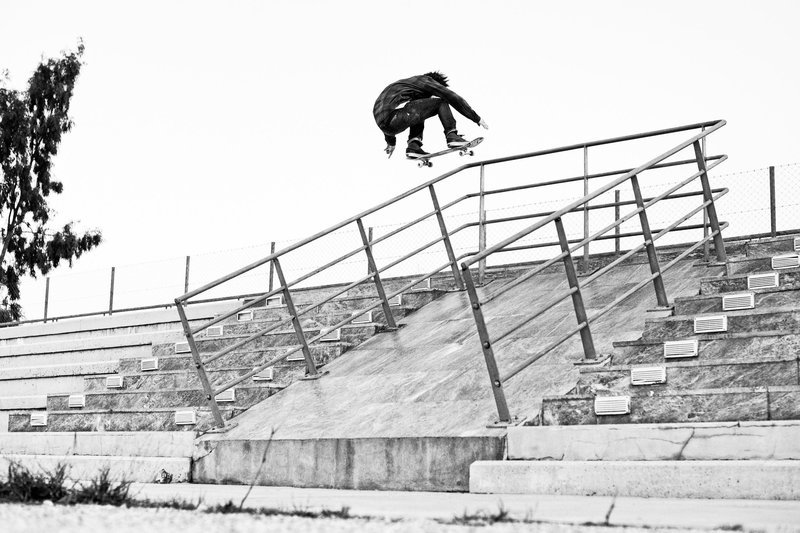 Benny311LABS's tweet photo. Chris Pfanner en version drute dans une vidéo de skate indé 
https://t.co/K49CwKkm05 https://t.co/JFzYYw0Joy