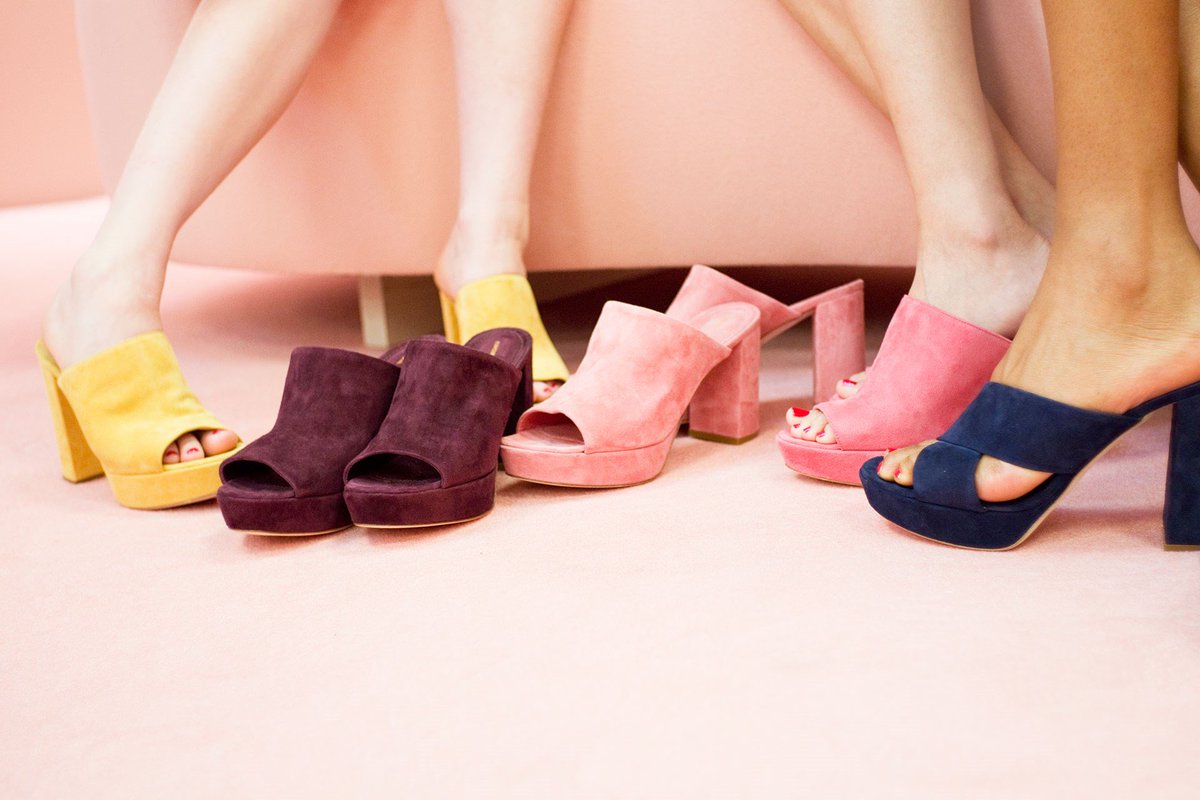 BritishVogue's tweet photo. The bags were like gold dust and now @MANSURGAVRIEL is launching shoes – get them here: https://t.co/kGJ4EtTHsC https://t.co/ySgYvFWXRf