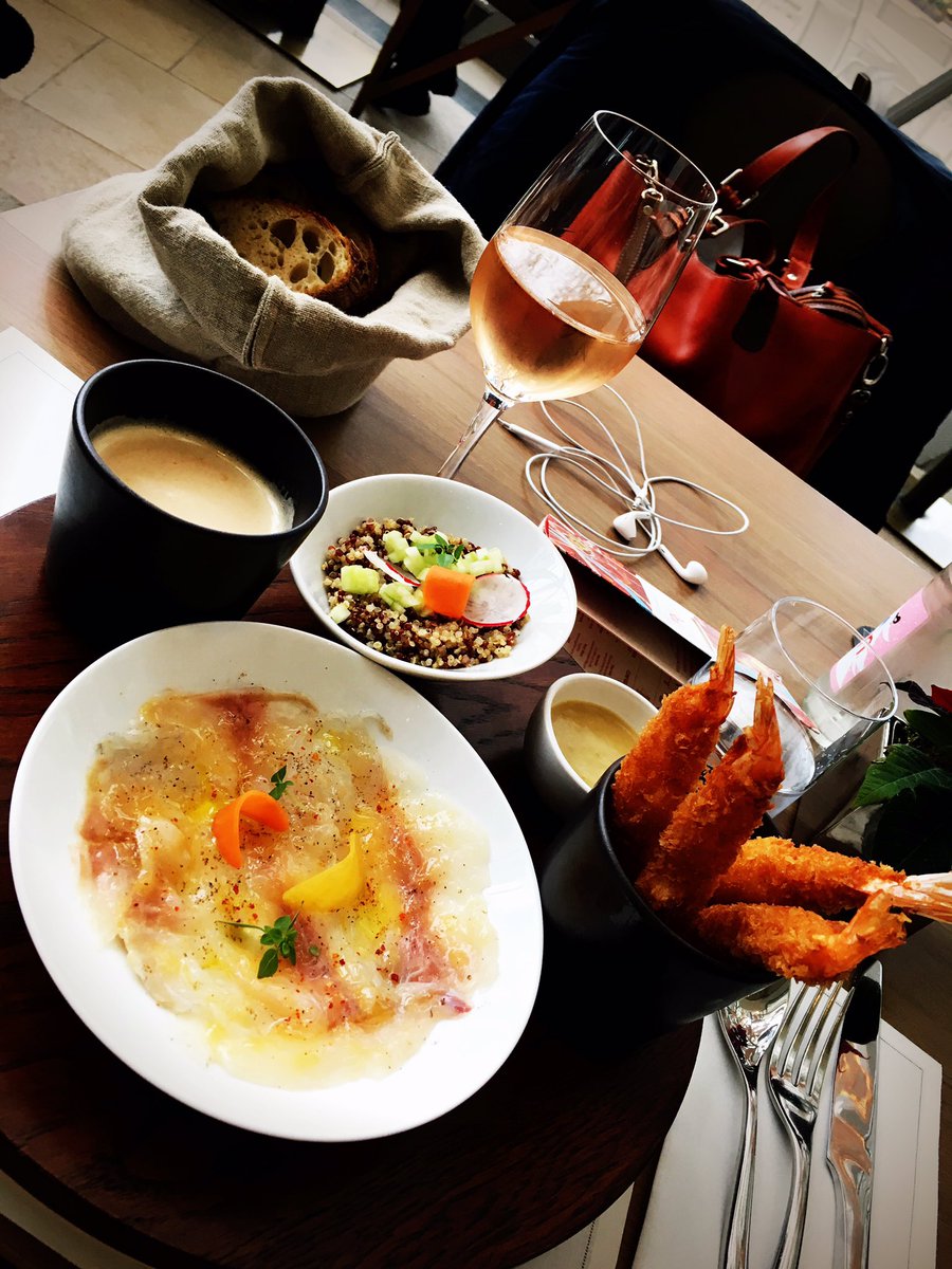 MilenaLazzaroni's tweet photo. #LeFrank #restaurant @FondationLV #FondationLouisVuitton #Paris #France #menu interessante!#good #taste #Composition https://t.co/0E9rTVfH8G