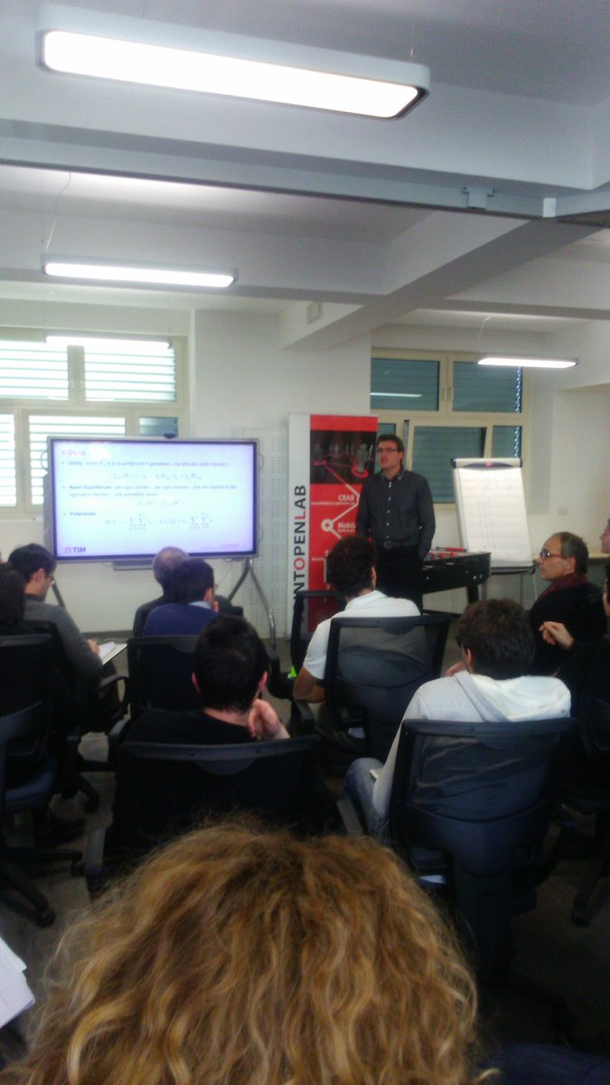 JOL_SWARM's tweet photo. @ClaudeBeaureau chiude i lavori della giornata di @TIM_Official sulla teoria dei giochi. Grazie a tutti da #jolswarm https://t.co/3HWJ6pZZGV