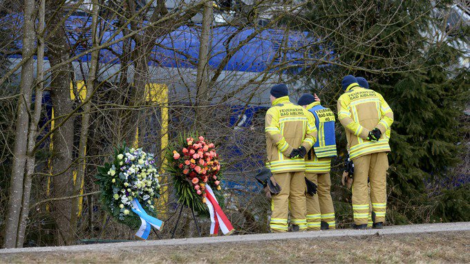 itvnews's tweet photo. Signal controller focus of probe into #GermanTrainCrash, source tells Reuters https://t.co/BuvnGmVzDa https://t.co/CNUT4pekXd