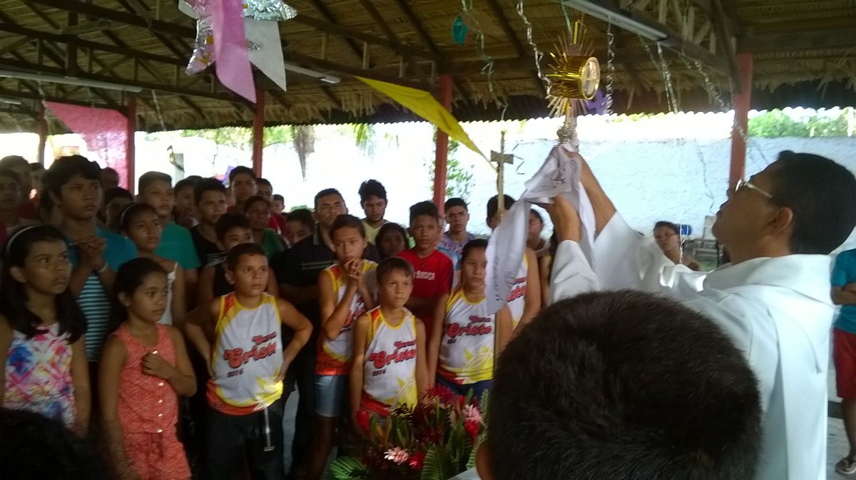 diocesecast's tweet photo. #Jovens e #adolescentes de #Pirabas realizam bonita #adoração em #retiro_de_carnaval . https://t.co/WiQw2c4t96