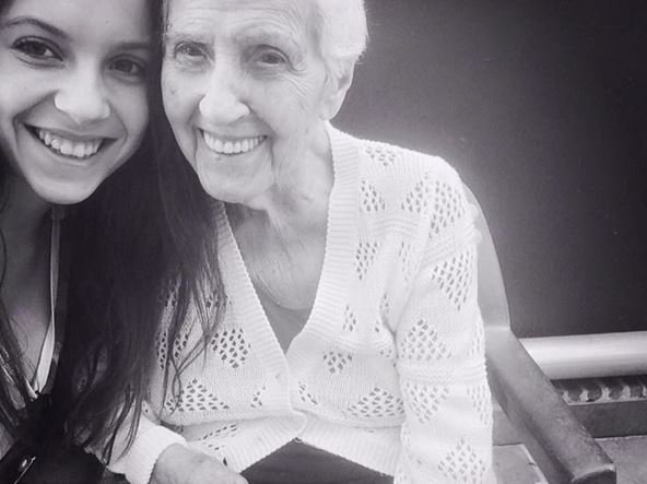 Os presentamos a 4 de 20 finalistas de #SelfieConTuAbuela <a href="/LiiaCastti19/">Lia Castilla</a> <a href="/TapaTapin/">Tapa Tapin</a> <a href="/AlejandroPostig/">Alejandro Postigo</a> martamartucha96