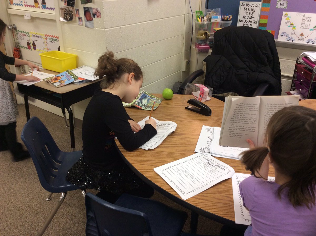 malapontia's tweet photo. First grade pride time working on their book study for Magic Tree House. #essdexcels @LE_ESSD40 https://t.co/LGXkQIguYZ