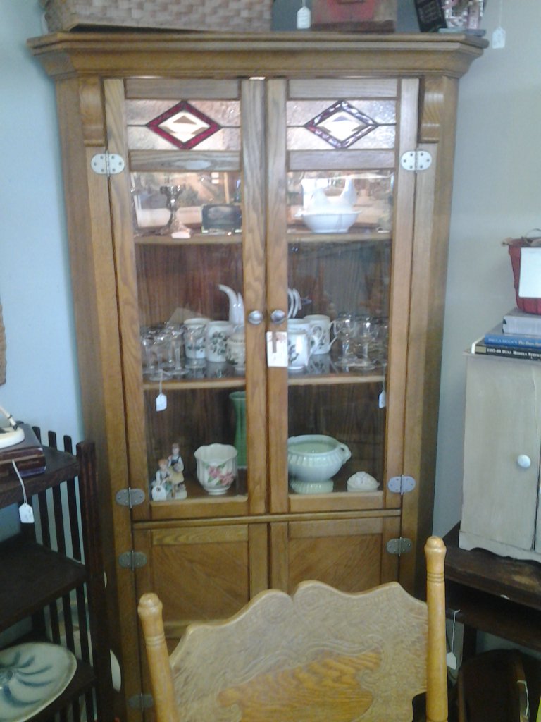 RainbowPHD's tweet photo. Are you looking for a great corner piece to display your treasures? This corner hutch is on sale for $225! https://t.co/UyY8oOOI1l