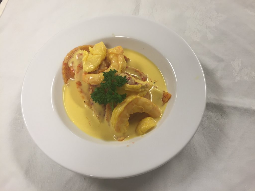 ChefChrisRajner's tweet photo. Advisory board dinner @LakesMonclova @TrilogyLiving #yum #tastethetrilogydifference https://t.co/H8QQSJQwdt