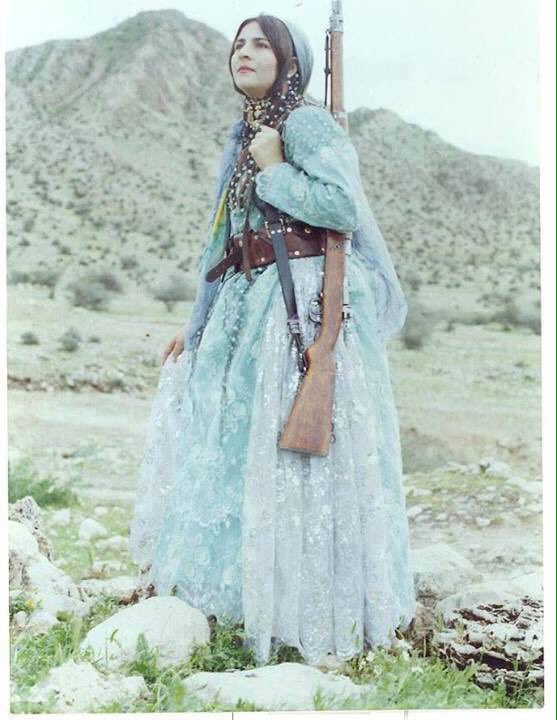 jaff_83's tweet photo. Old photo represents Kurdish woman straggle since old days. The woman from #Kalhur tribe in #East #Kurdistan #k24. https://t.co/otVccxZWq1