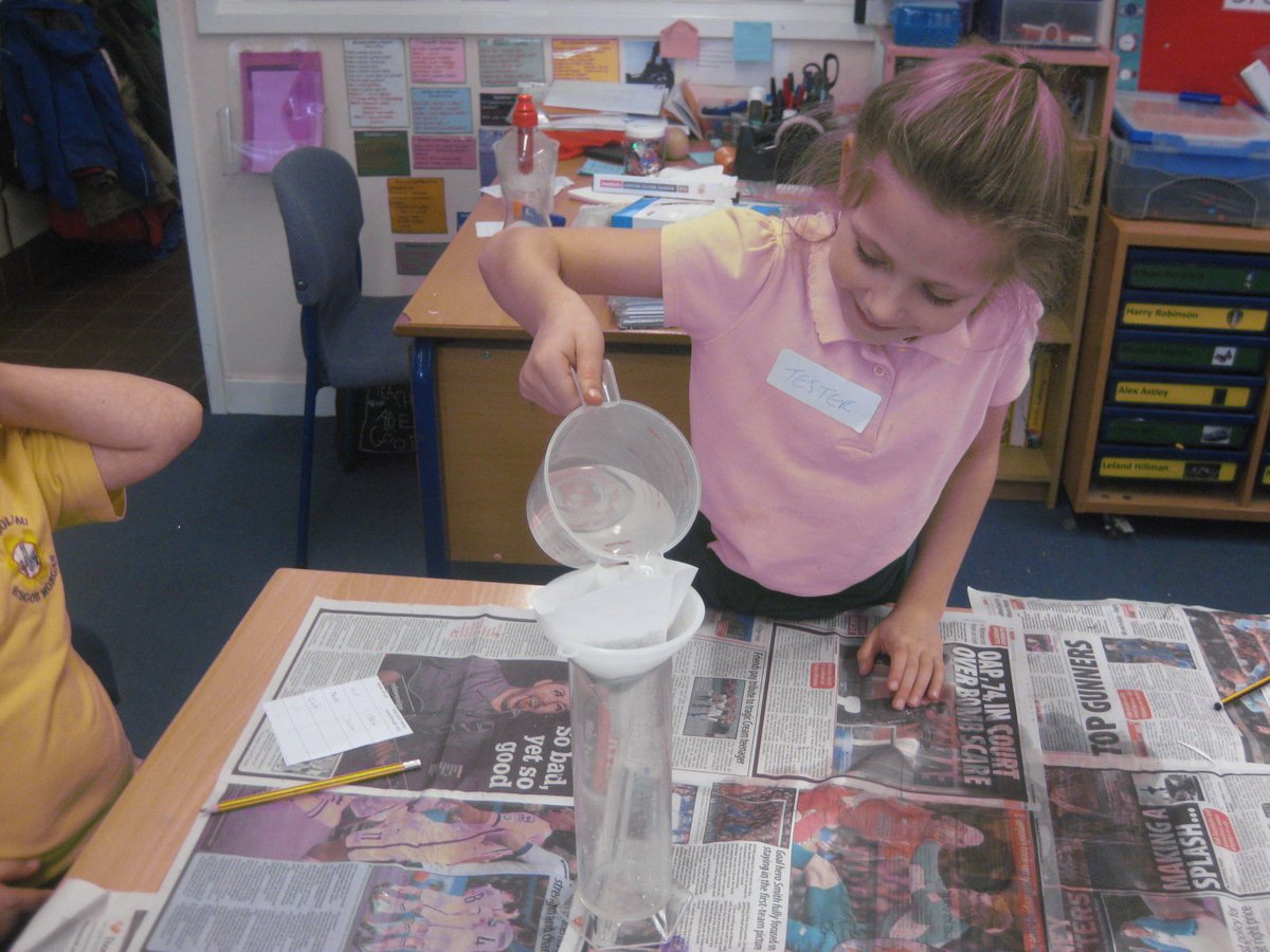 esgobmorgan's tweet photo. Year 3 carried out an investigation into which soil is the most permeable @CaST_Cymru @SoilAssociation #muckystuff https://t.co/u2Ij4lz0Yr