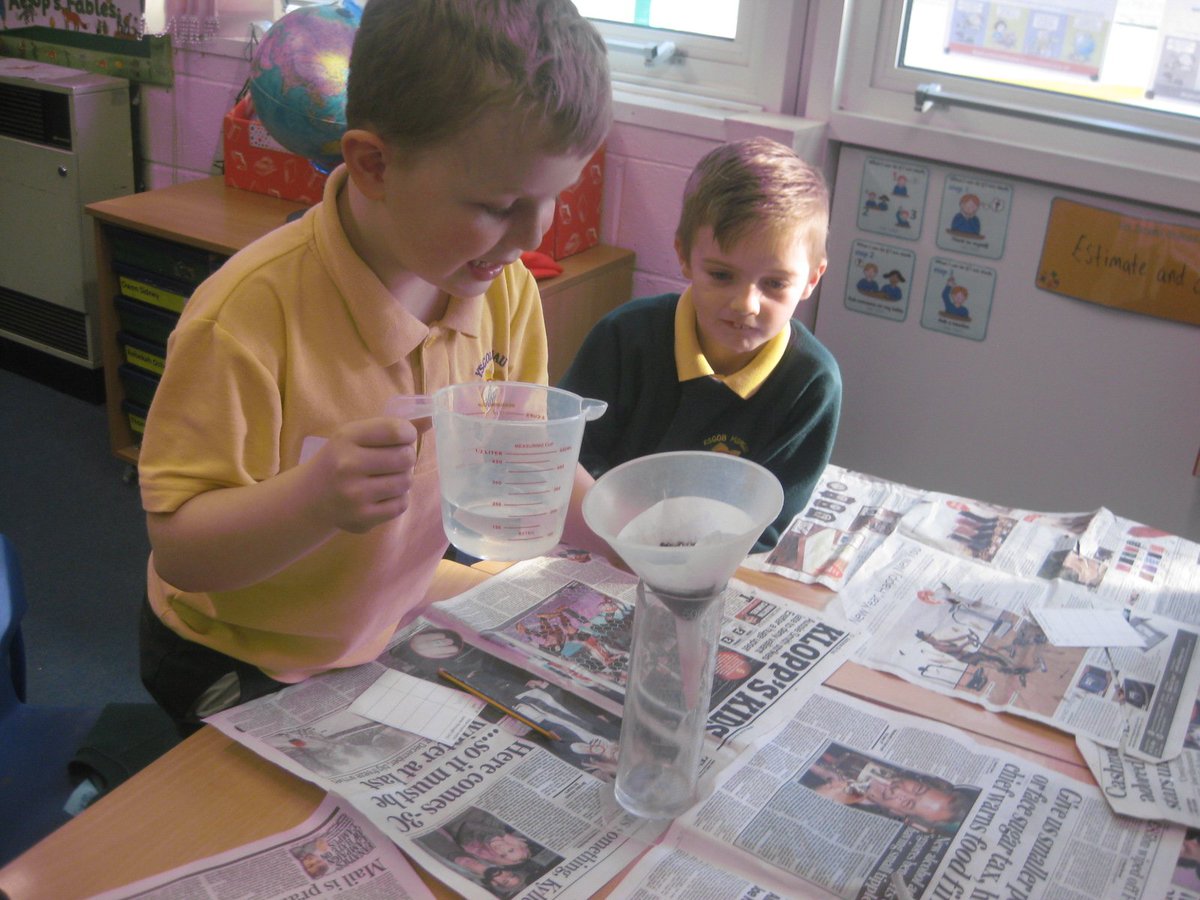 esgobmorgan's tweet photo. Year 3 carried out an investigation into which soil is the most permeable @CaST_Cymru @SoilAssociation #muckystuff https://t.co/HV96ZUuHpk