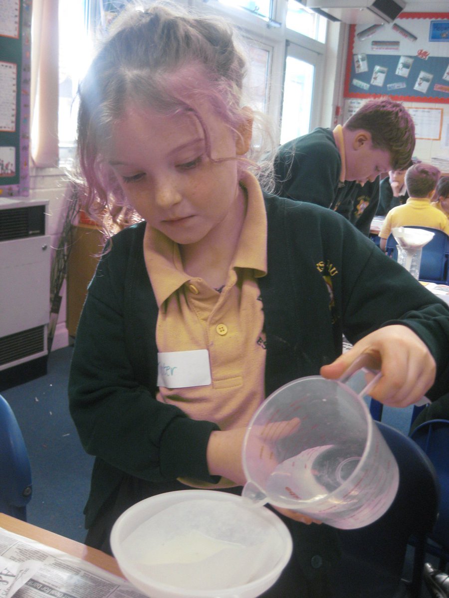 esgobmorgan's tweet photo. Year 3 carried out an investigation into which soil is the most permeable @CaST_Cymru @SoilAssociation #muckystuff https://t.co/1Rf8ncxVo4