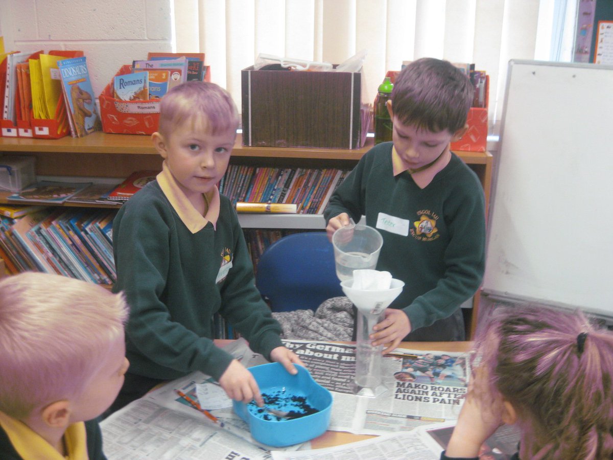 esgobmorgan's tweet photo. Year 3 carried out an investigation into which soil is the most permeable @CaST_Cymru @SoilAssociation #muckystuff https://t.co/1Rf8ncxVo4