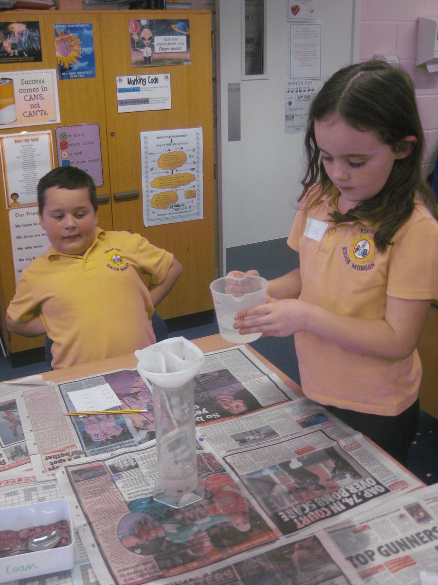 esgobmorgan's tweet photo. Year 3 carried out an investigation into which soil is the most permeable @CaST_Cymru @SoilAssociation #muckystuff https://t.co/JiowNFMVgG
