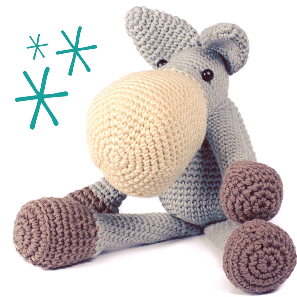 crochandcroch's tweet photo. El gris de un día triste puede convertirse en dulce.. Hay grises y grises!💞Kit #amigurumi en https://t.co/cIhKRjXgBI https://t.co/O2TL4ptrjs