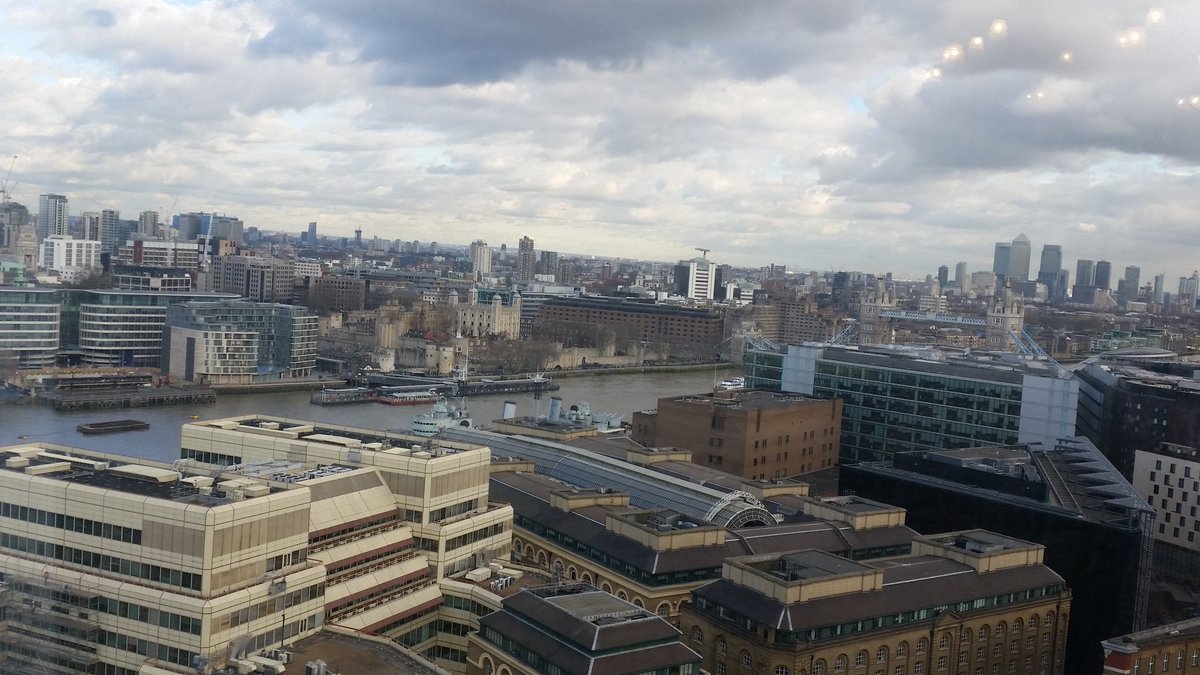 NickiCopeland7's tweet photo. View from the 17th floor of the News Building at London Bridge today. Photo doesn't do it justice. https://t.co/9LQaMniqIn