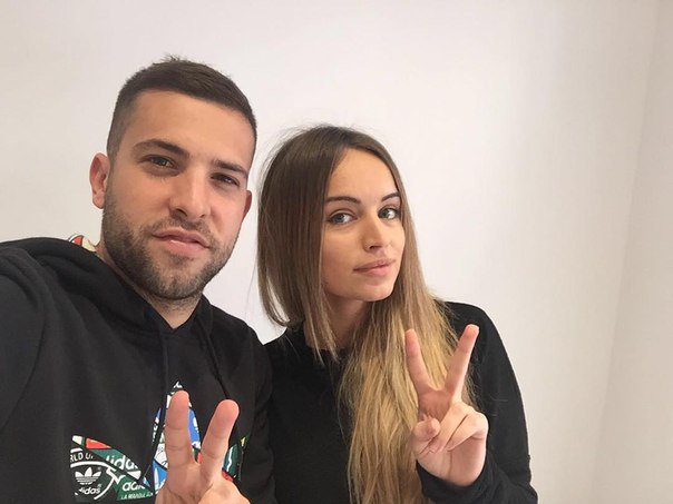    Jordi Alba comlinda, namorada Sara Molto 