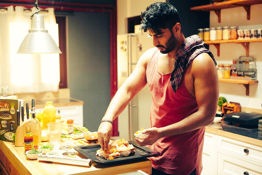 arjunk26's tweet photo. Kabir can cook !!! #KiAndKa !!! Trailer out on Monday people !!! My new superhero name is #breakfastman !!! https://t.co/NubHOLIsWq