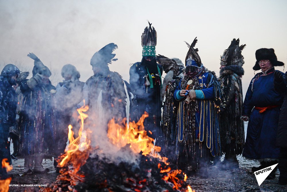 SputnikImages's tweet photo. Shamans celebrate Shagaa -- Lunar New Year in Tyva: https://t.co/RolFW9xXlB https://t.co/Y7Zqqh8qEE