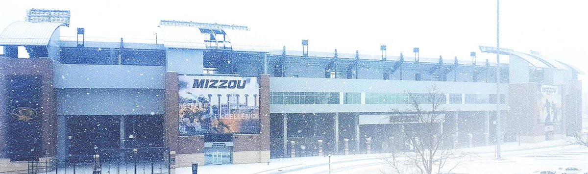 MizzouAthletics's tweet photo. The snow looks good on you, @MizzouFootball 🐯🏈

❄️❄️❄️❄️❄️ https://t.co/pLOxNieeD5