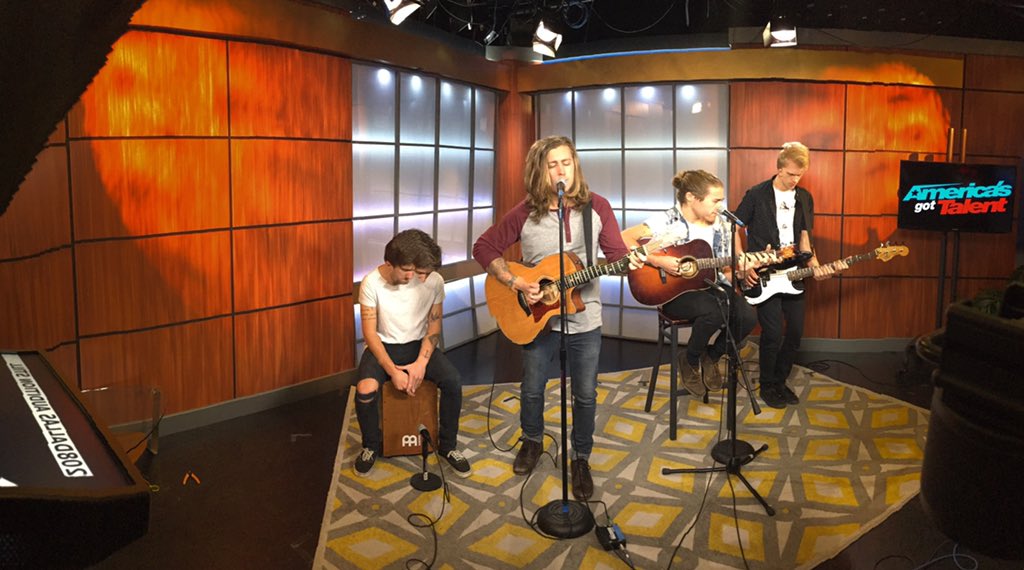 DeniseCabelloTV's tweet photo. @3ShadesBlueBand rockin' out on #SALiving & no Jesse doesn't have 2 heads😜 #panoproblems @nbcagt https://t.co/xQxaQLyegH