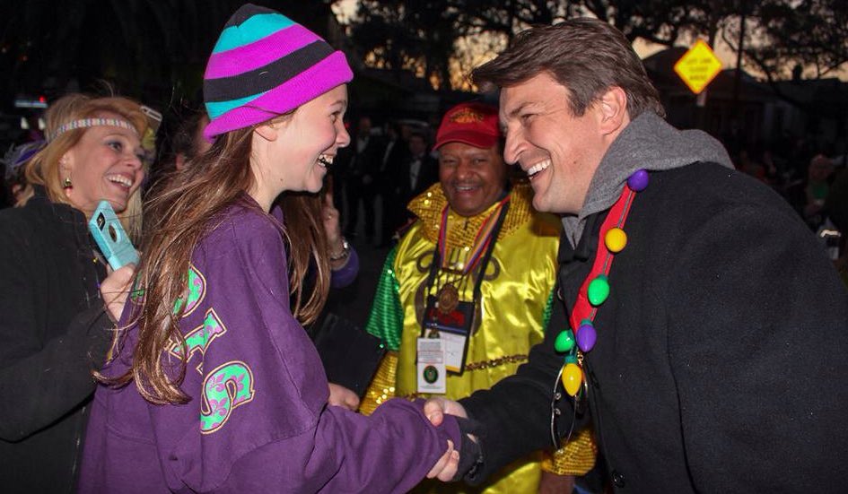 BRStanathan's tweet photo. Nathan com fã #hailorpheus. Sorrisos! 😍 via @/fisher_cyndi https://t.co/oshSdp5DCp