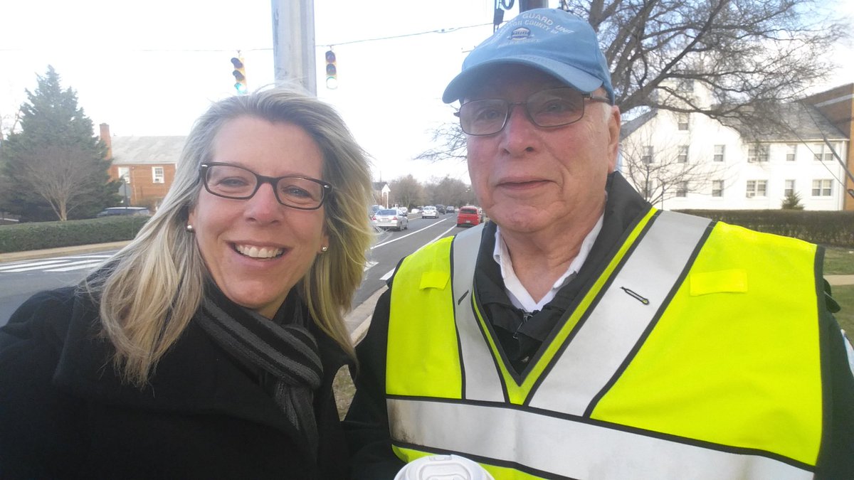 APSHenryPAL's tweet photo. Appreciating Henry's Crossing Guards!Thanks Ms. Goodwin & Mr. D'Arcy #APSSRTS@APSVirginia@APSHenryAP @ArlingtonVaPD https://t.co/n7P4E1ncdX