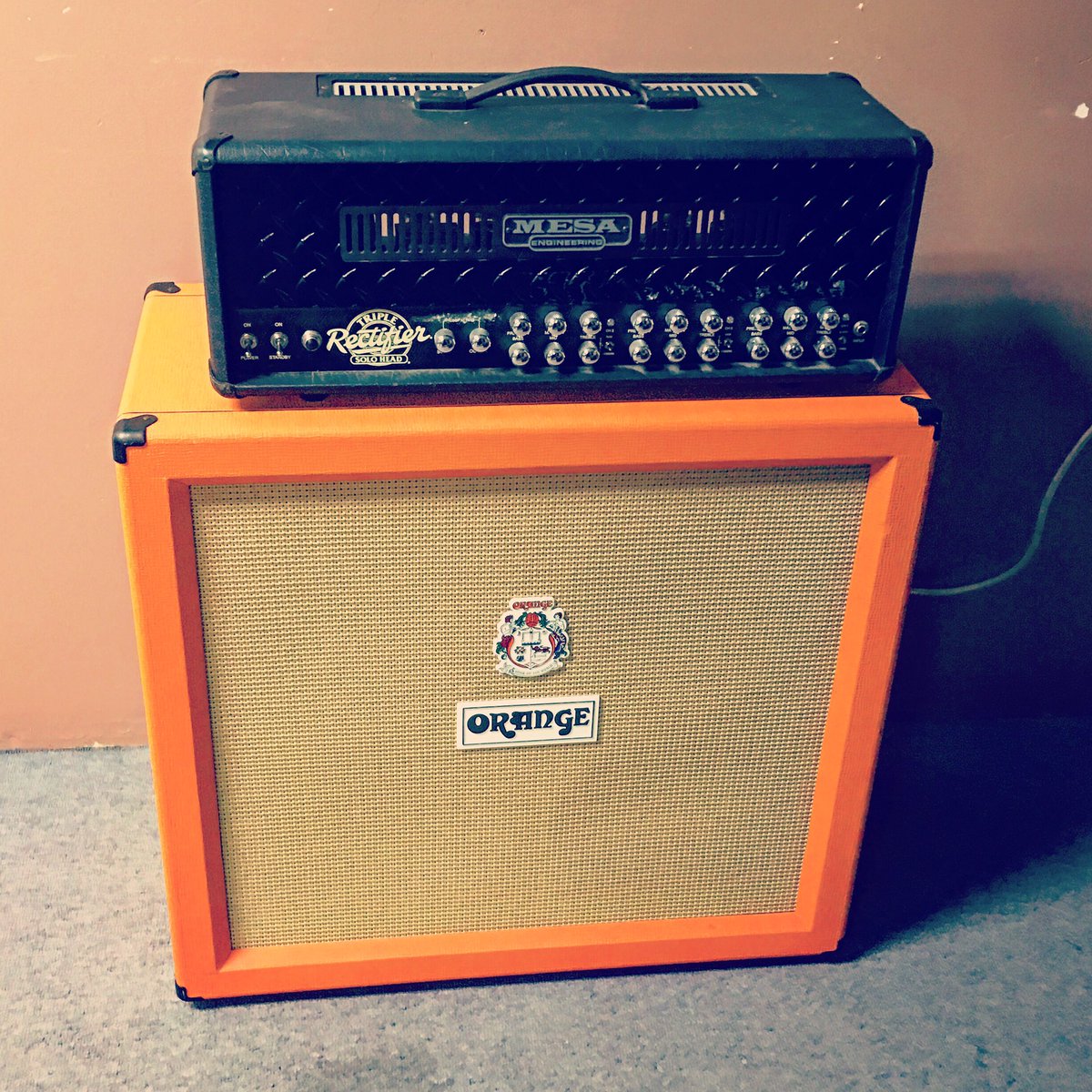 stealingeden's tweet image. The guitar rig of the moment. #mesaboogie #triplerectifier #orangeamps #orangecab #stealingeden