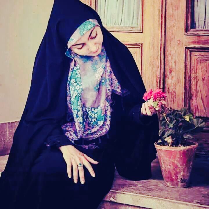 #أمــــاه_يــازهراء 💔
علمينا كيف ندفن الأحزان سراً 💫علمـينا كيف نهز من مر أوجاعنا فـيصير الوجع حلواً