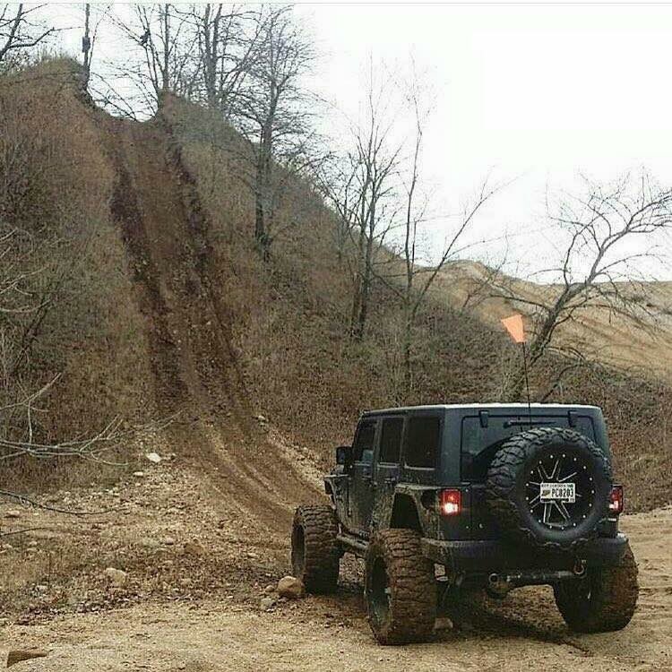 overlandguy's tweet photo. 4low and go 🚦 #JeepLife https://t.co/EPiE6SBcek