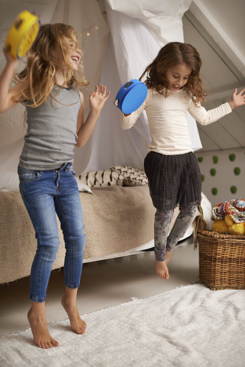 ClevelandClinic's tweet photo. Looking for fun ways to keep your kids' hearts healthy? Pump up the jams! ➡ https://t.co/4Xa1kOm7E5 #LoveYourHeart https://t.co/KF1w1OQ32o