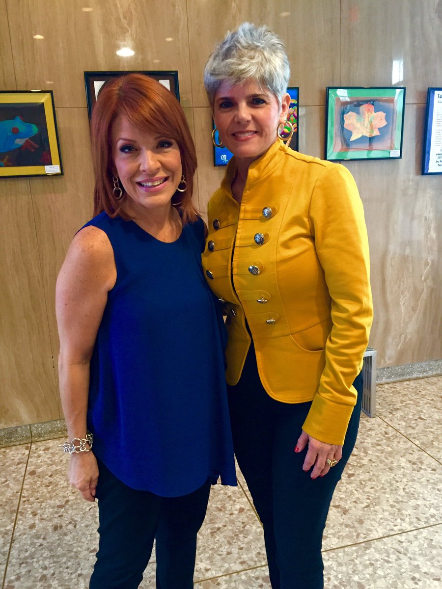 Dra. Vivian Gonzalez on X: "#accesototalpr @lourdescollazo #telemundo #2016  https://t.co/99itDPgSQX" / X