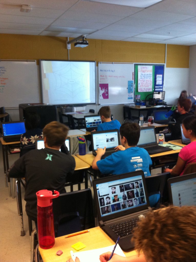 BanhamJennifer's tweet photo. Researching and creating authentic character webs #beyondwikipedia #sjam https://t.co/7DX7gH6zyX