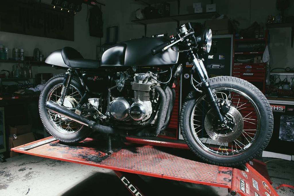 Moto_Incendio's tweet photo. Another Racer leaves  the house for some madness #Honda #CB500 #customerproject  #smoothcriminal #getundressed #cus… https://t.co/MJM1ksYhrU
