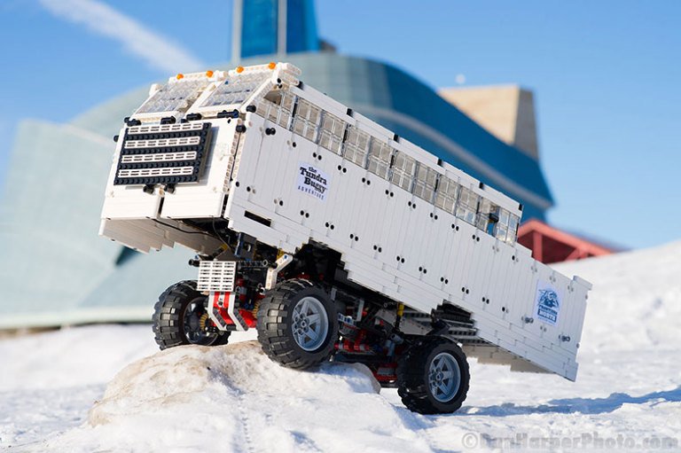 ChrisDca's tweet photo. Winnipeg Photographer Replicates Tundra Buggy Out of Lego https://t.co/oocSqhLsgG @DanHarperPhoto @FrontiersNorth https://t.co/Izxio3J4nR